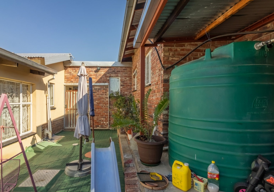 6 Bedroom Property for Sale in Morewag Free State